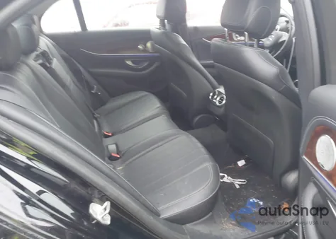 2017 Mercedes-Benz E 300 z USA, uszkodzony, nr VIN WDDZF4JB1HA255118